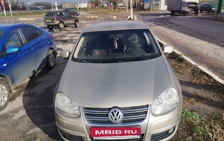 Volkswagen Jetta VI, 2009 год, 520 000 рублей, 2 фотография