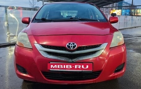 Toyota Yaris III рестайлинг, 2008 год, 700 000 рублей, 2 фотография