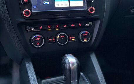 Volkswagen Jetta VI, 2015 год, 1 300 000 рублей, 3 фотография