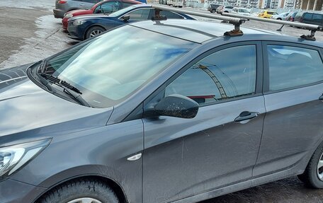 Hyundai Solaris II рестайлинг, 2013 год, 930 000 рублей, 2 фотография