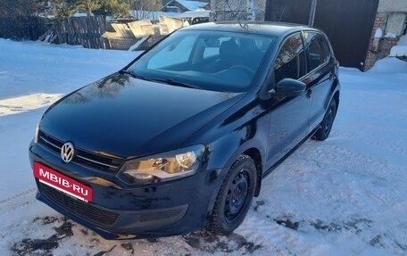 Volkswagen Polo VI (EU Market), 2011 год, 750 000 рублей, 2 фотография
