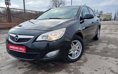 Opel Astra J, 2011 год, 700 000 рублей, 1 фотография
