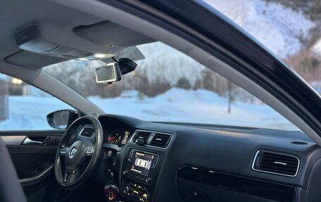 Volkswagen Jetta VI, 2011 год, 870 000 рублей, 18 фотография