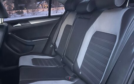 Volkswagen Jetta VI, 2011 год, 870 000 рублей, 25 фотография