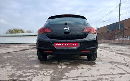 Opel Astra J, 2011 год, 700 000 рублей, 6 фотография