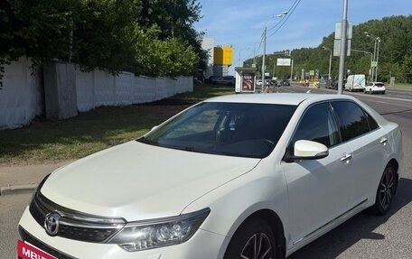 Toyota Camry, 2017 год, 2 650 000 рублей, 3 фотография