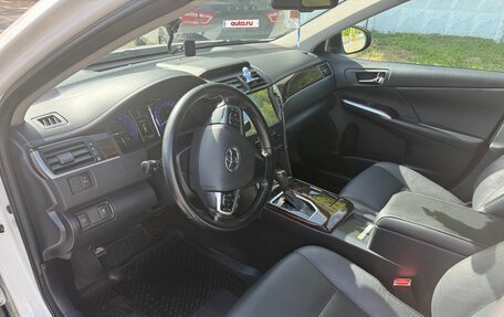 Toyota Camry, 2017 год, 2 650 000 рублей, 9 фотография