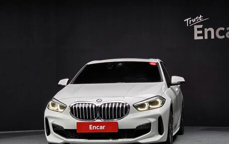 BMW 1 серия, 2022 год, 1 860 000 рублей, 2 фотография