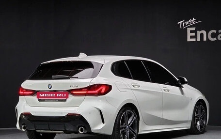 BMW 1 серия, 2022 год, 1 860 000 рублей, 4 фотография