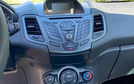 Ford Fiesta, 2015 год, 850 000 рублей, 6 фотография