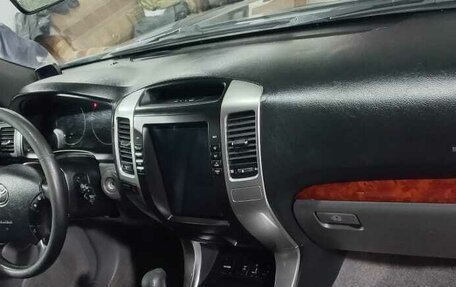 Toyota Land Cruiser Prado 120 рестайлинг, 2003 год, 2 000 000 рублей, 5 фотография