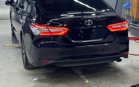 Toyota Camry, 2021 год, 3 800 000 рублей, 2 фотография