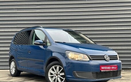 Volkswagen Touran III, 2012 год, 935 000 рублей, 1 фотография