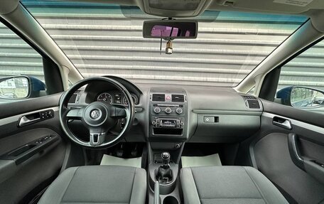 Volkswagen Touran III, 2012 год, 935 000 рублей, 22 фотография