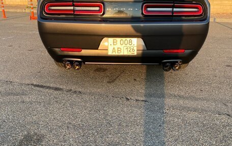 Dodge Challenger III рестайлинг 2, 2016 год, 2 500 000 рублей, 6 фотография