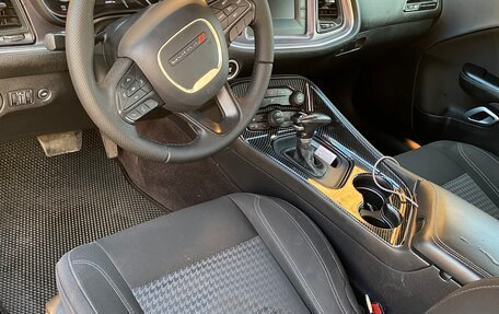 Dodge Challenger III рестайлинг 2, 2016 год, 2 500 000 рублей, 9 фотография