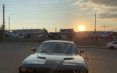 Dodge Challenger III рестайлинг 2, 2016 год, 2 500 000 рублей, 3 фотография