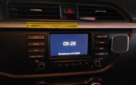 KIA Rio IV, 2018 год, 1 400 000 рублей, 10 фотография