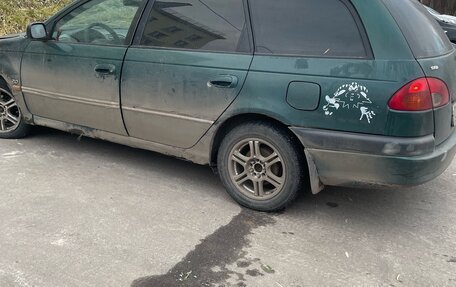 Toyota Avensis III рестайлинг, 1998 год, 110 000 рублей, 3 фотография