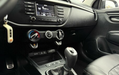 KIA Rio IV, 2018 год, 1 090 000 рублей, 16 фотография