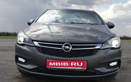 Opel Astra K, 2018 год, 1 500 000 рублей, 10 фотография