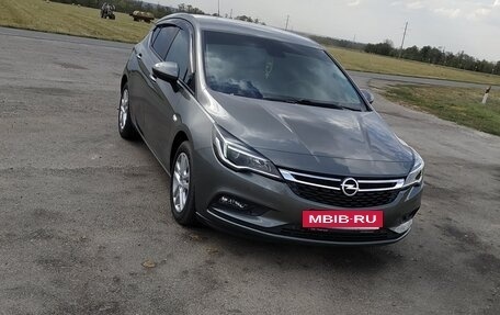 Opel Astra K, 2018 год, 1 500 000 рублей, 26 фотография