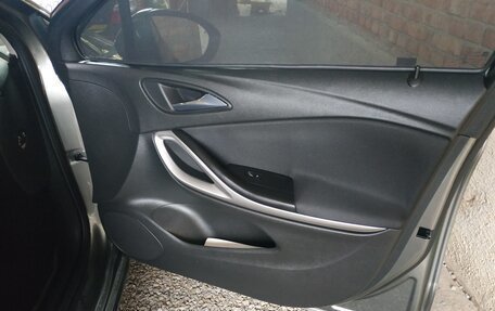 Opel Astra K, 2018 год, 1 500 000 рублей, 36 фотография