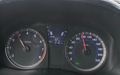 Hyundai Solaris II рестайлинг, 2013 год, 10 фотография