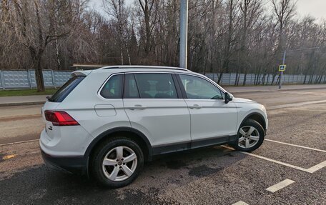 Volkswagen Tiguan II, 2017 год, 2 200 000 рублей, 3 фотография