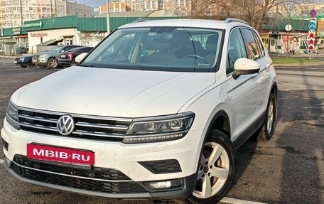 Volkswagen Tiguan II, 2017 год, 2 200 000 рублей, 2 фотография