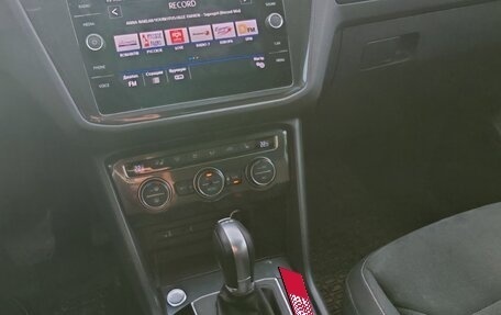 Volkswagen Tiguan II, 2017 год, 2 200 000 рублей, 11 фотография