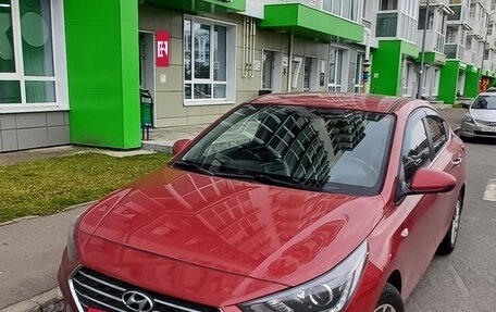 Hyundai Solaris II рестайлинг, 2017 год, 1 370 000 рублей, 1 фотография