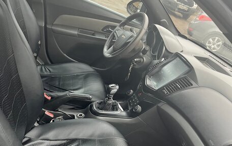 Chevrolet Cruze II, 2010 год, 530 000 рублей, 6 фотография