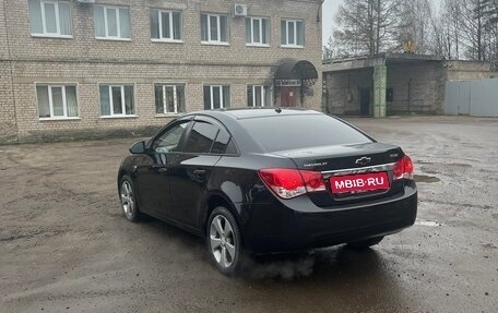 Chevrolet Cruze II, 2010 год, 530 000 рублей, 3 фотография