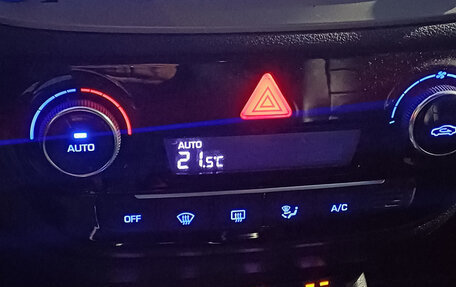 Hyundai Solaris II рестайлинг, 2017 год, 1 370 000 рублей, 7 фотография