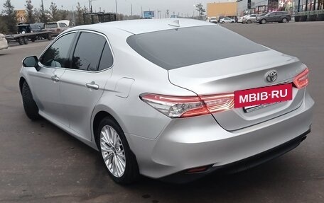 Toyota Camry, 2020 год, 2 950 000 рублей, 5 фотография