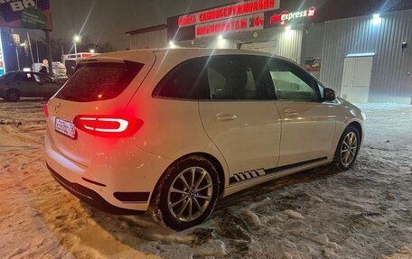 Mercedes-Benz B-Класс, 2019 год, 2 600 000 рублей, 3 фотография