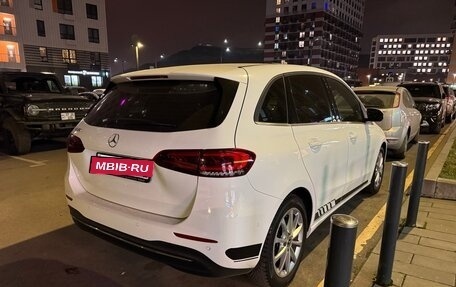 Mercedes-Benz B-Класс, 2019 год, 2 600 000 рублей, 10 фотография