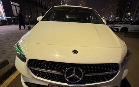 Mercedes-Benz B-Класс, 2019 год, 2 600 000 рублей, 16 фотография