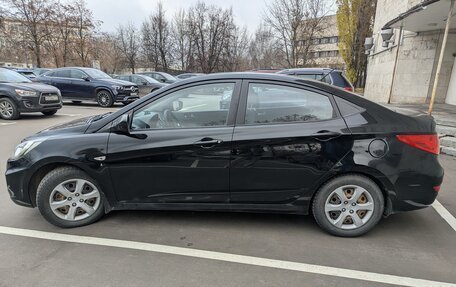 Hyundai Solaris II рестайлинг, 2011 год, 600 000 рублей, 3 фотография