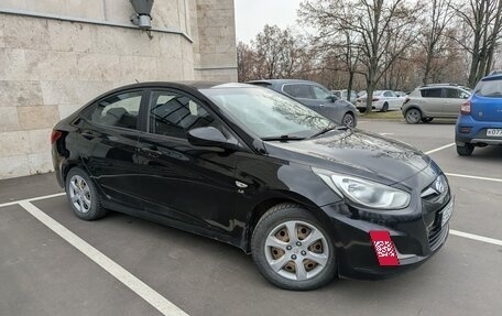 Hyundai Solaris II рестайлинг, 2011 год, 600 000 рублей, 2 фотография