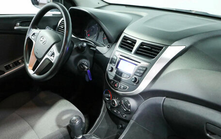 Hyundai Solaris II рестайлинг, 2011 год, 600 000 рублей, 9 фотография