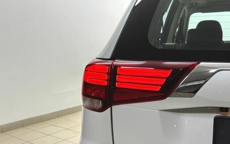 Mitsubishi Outlander III рестайлинг 3, 2022 год, 2 670 000 рублей, 10 фотография