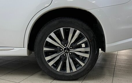 Mitsubishi Outlander III рестайлинг 3, 2022 год, 2 670 000 рублей, 19 фотография