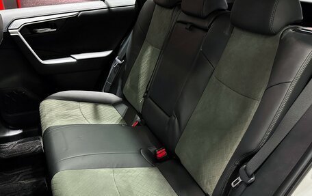 Toyota RAV4, 2025 год, 4 050 000 рублей, 13 фотография