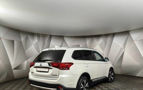 Mitsubishi Outlander III рестайлинг 3, 2017 год, 1 895 000 рублей, 2 фотография