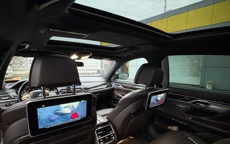 BMW 7 серия, 2017 год, 3 499 000 рублей, 8 фотография