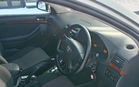 Toyota Avensis III рестайлинг, 2003 год, 720 000 рублей, 6 фотография