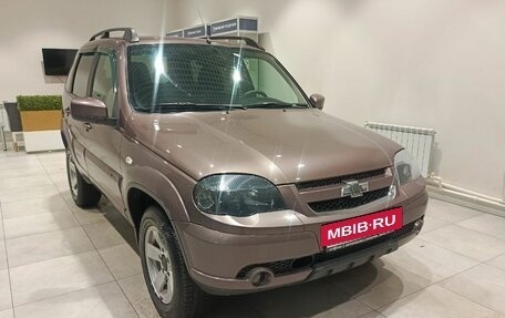 Chevrolet Niva I рестайлинг, 2018 год, 699 000 рублей, 3 фотография