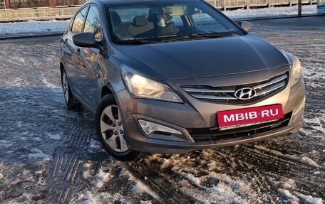 Hyundai Solaris II рестайлинг, 2015 год, 890 000 рублей, 1 фотография